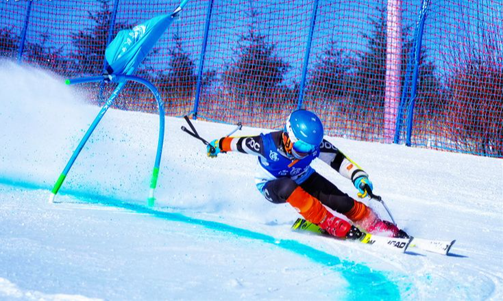 2022-2023雪耀中国·高山滑雪积分赛云顶站开赛